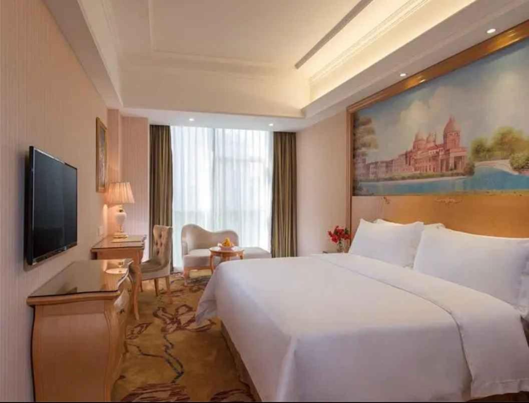Vienna Hotel Shenzhen Baoneng City Plaza Extérieur photo